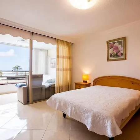 First Line Apartamento *